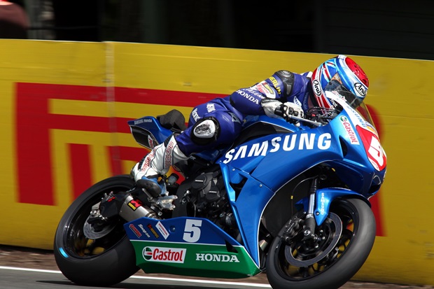 TT star Gary Johnson at Oulton Park (Dave Yeomans)
